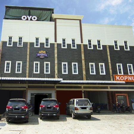 Oyo 2310 Residence 68 Pematang Siantar Exterior foto