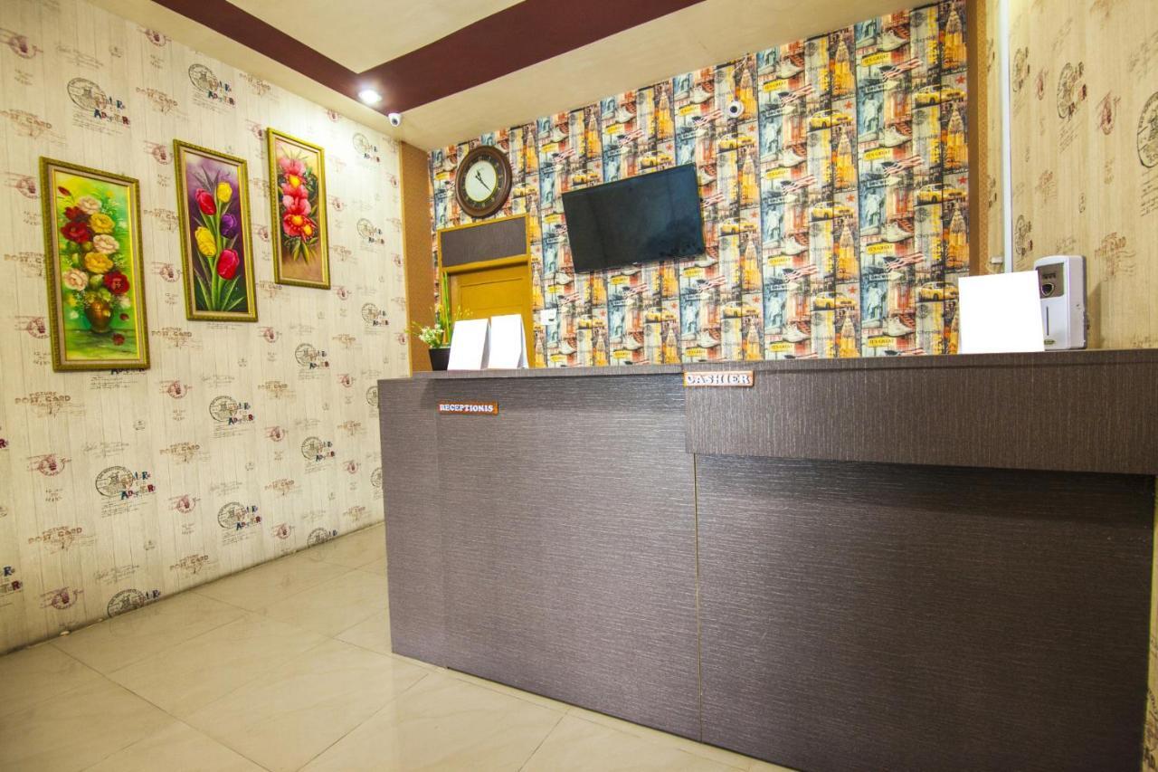 Oyo 2310 Residence 68 Pematang Siantar Exterior foto