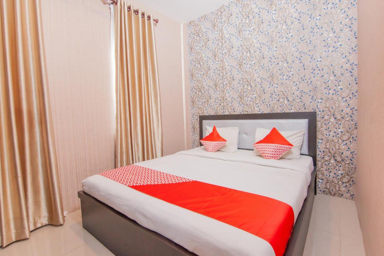 Oyo 2310 Residence 68 Pematang Siantar Exterior foto