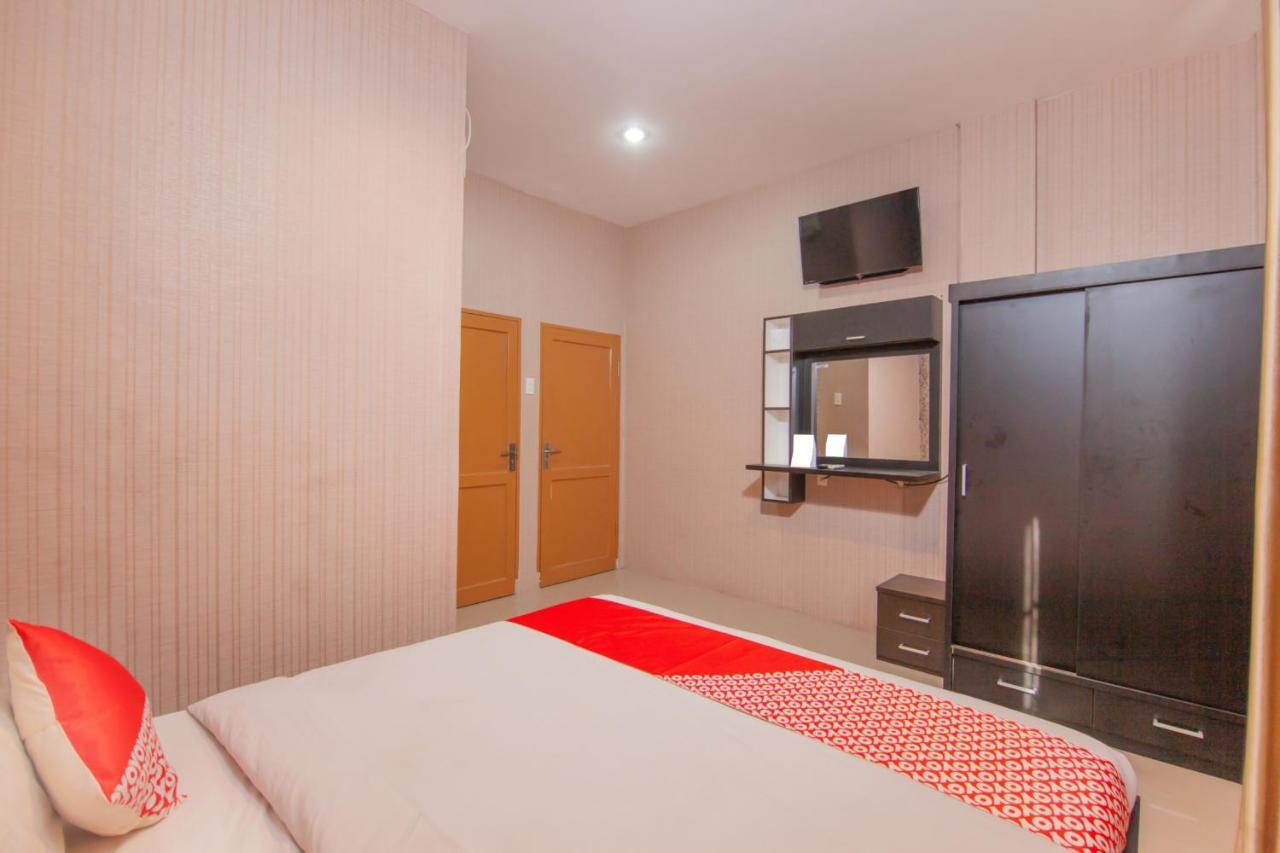 Oyo 2310 Residence 68 Pematang Siantar Exterior foto