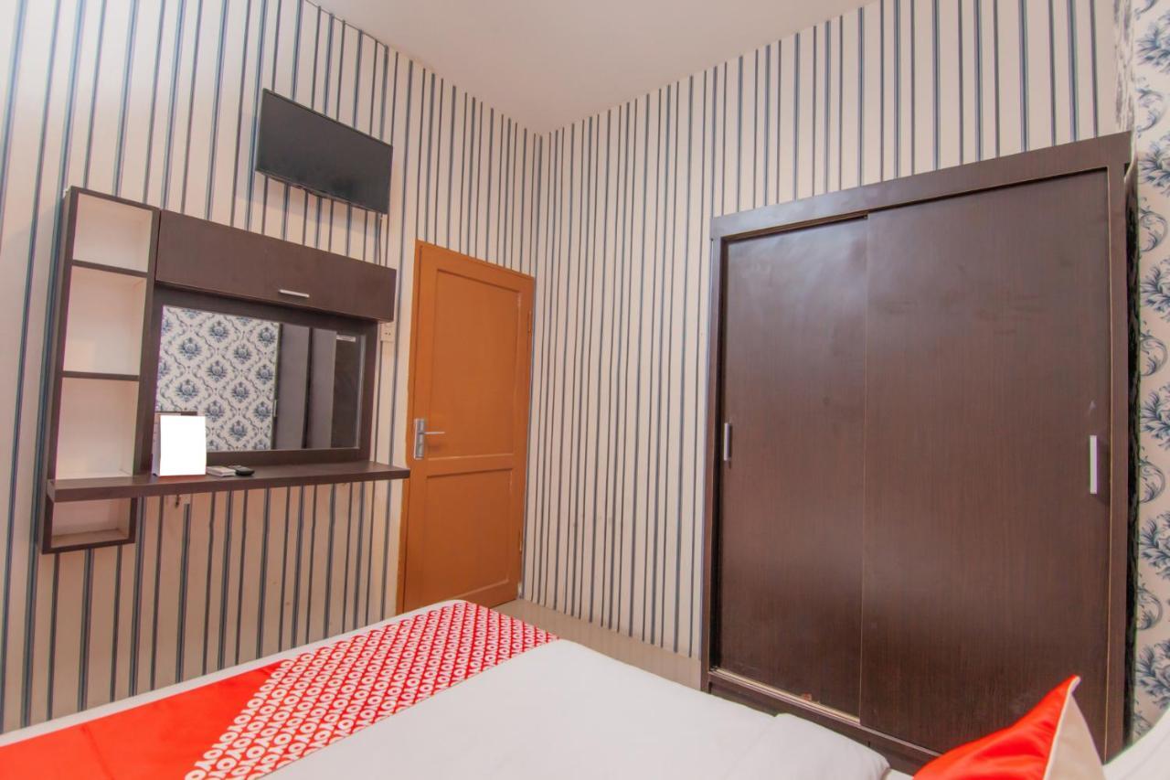 Oyo 2310 Residence 68 Pematang Siantar Exterior foto