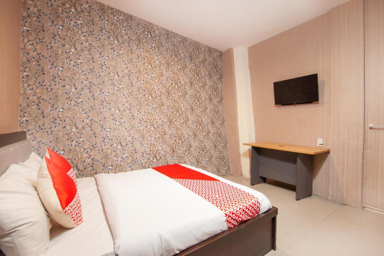 Oyo 2310 Residence 68 Pematang Siantar Exterior foto